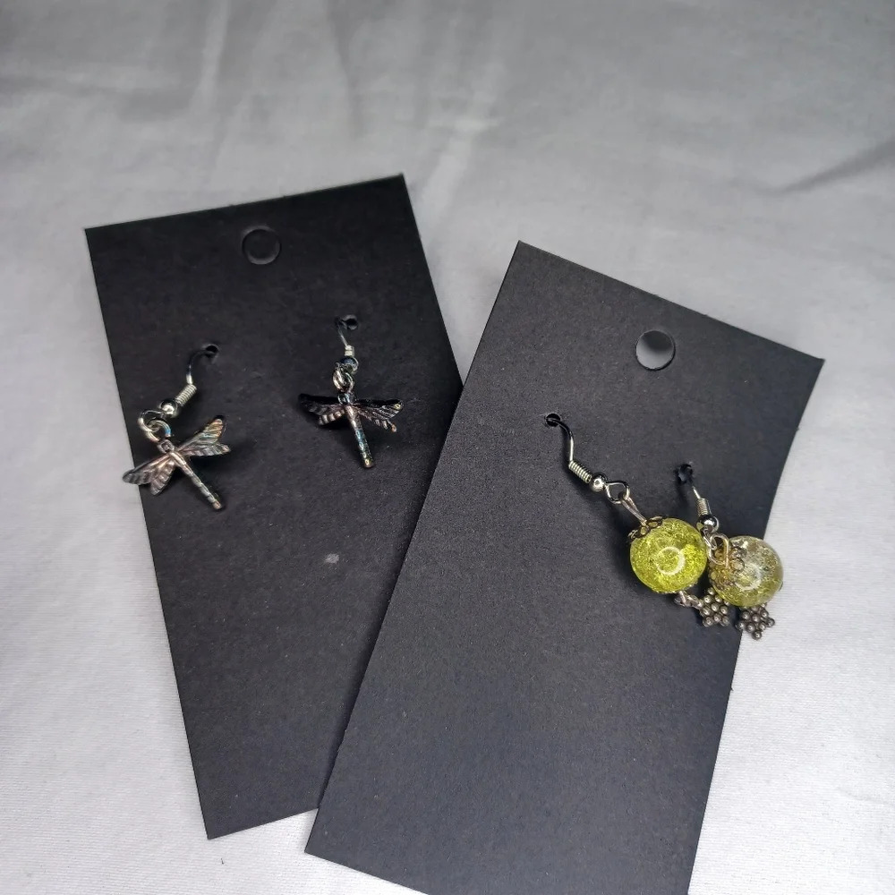 Handmade dragon fly and small glass bead earrings - Picture 1 of 4